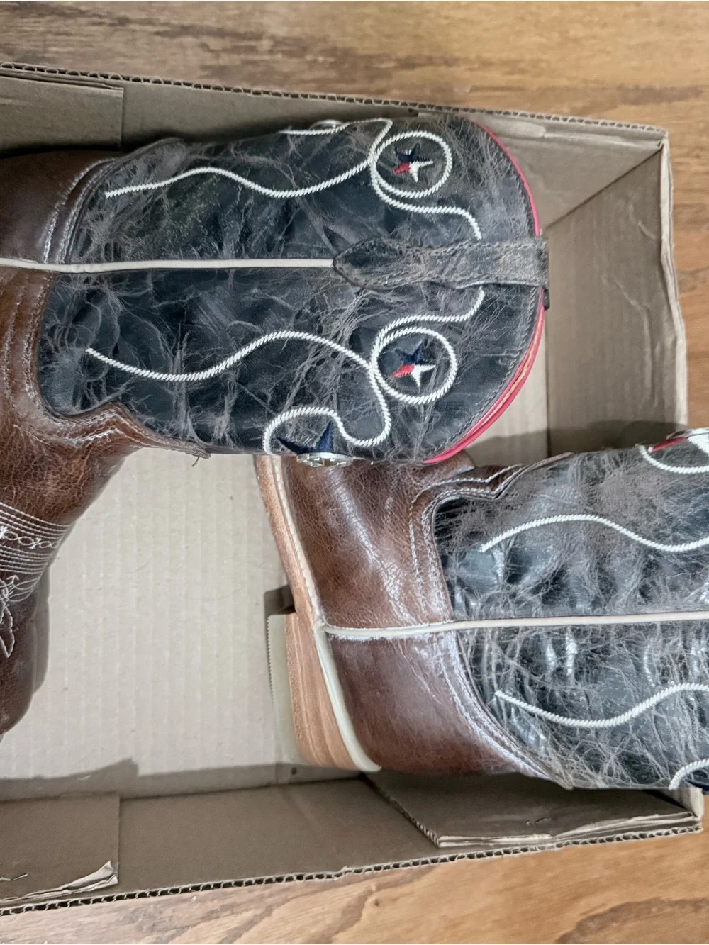 Boys Vaccari cowboy boots size 1